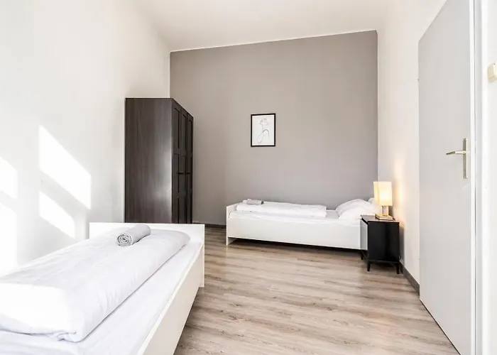 Cozy 2-bedroom Near Prater & Danube Appartement Wenen