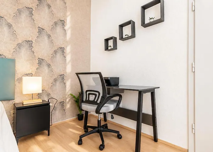 Cozy 2-bedroom Near Prater & Danube Appartement Wenen